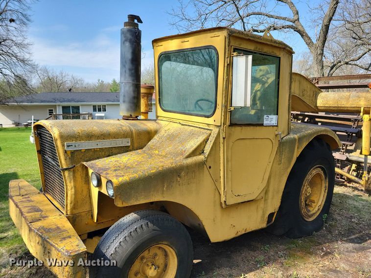 image for item DK5233 John Deere 760  elevating scraper