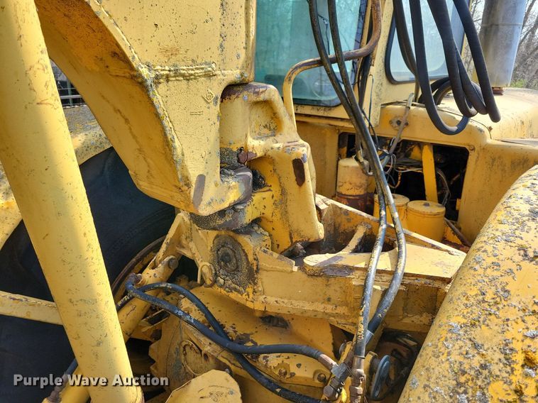 image for item DK5233 John Deere 760  elevating scraper