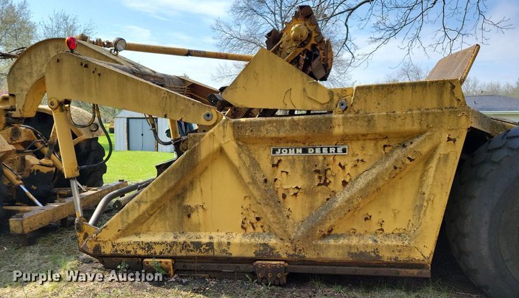 image for item DK5233 John Deere 760  elevating scraper