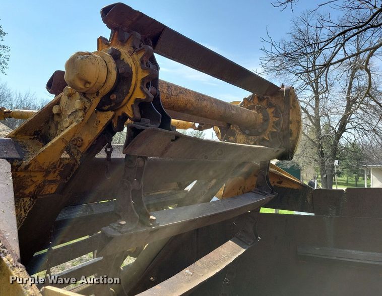 image for item DK5233 John Deere 760  elevating scraper