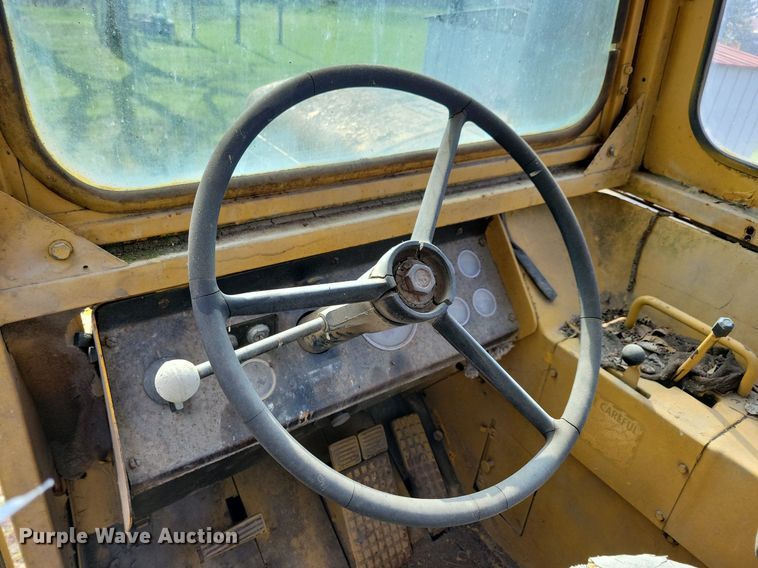 image for item DK5233 John Deere 760  elevating scraper