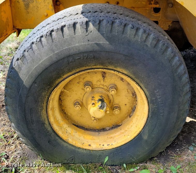 image for item DK5233 John Deere 760  elevating scraper