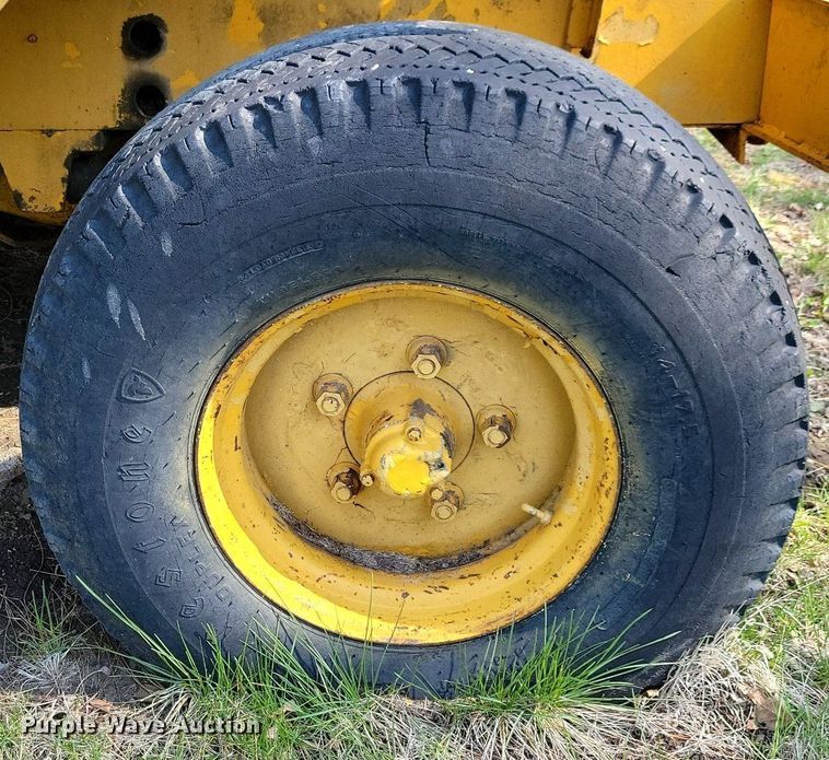 image for item DK5233 John Deere 760  elevating scraper