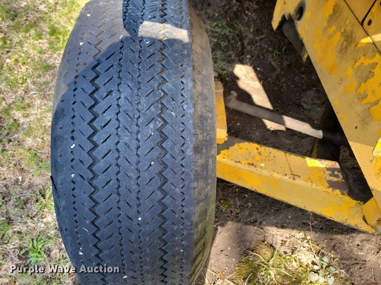 image for item DK5233 John Deere 760  elevating scraper