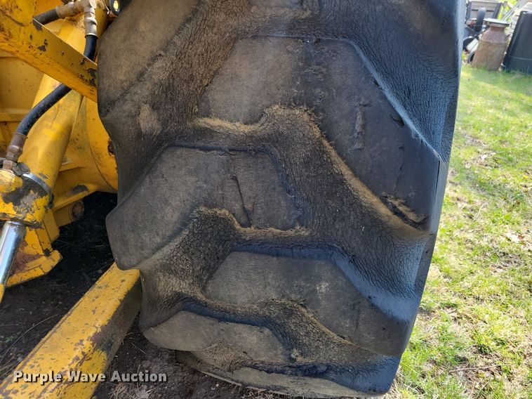 image for item DK5233 John Deere 760  elevating scraper