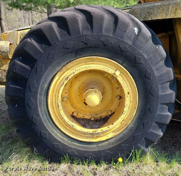 image for item DK5233 John Deere 760  elevating scraper