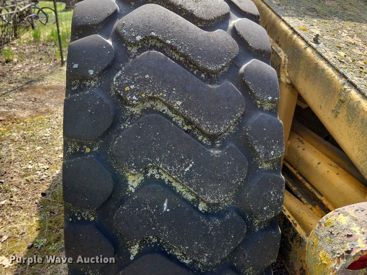 image for item DK5233 John Deere 760  elevating scraper