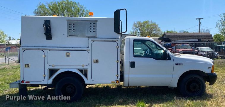 image for item DL7166 2000 Ford F350 Super Duty  utility bed pickup truck