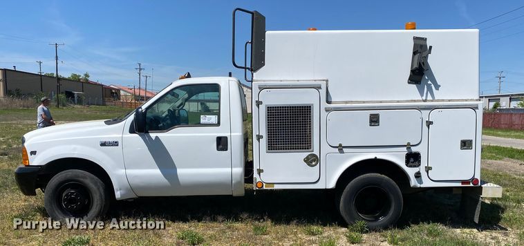 image for item DL7166 2000 Ford F350 Super Duty  utility bed pickup truck