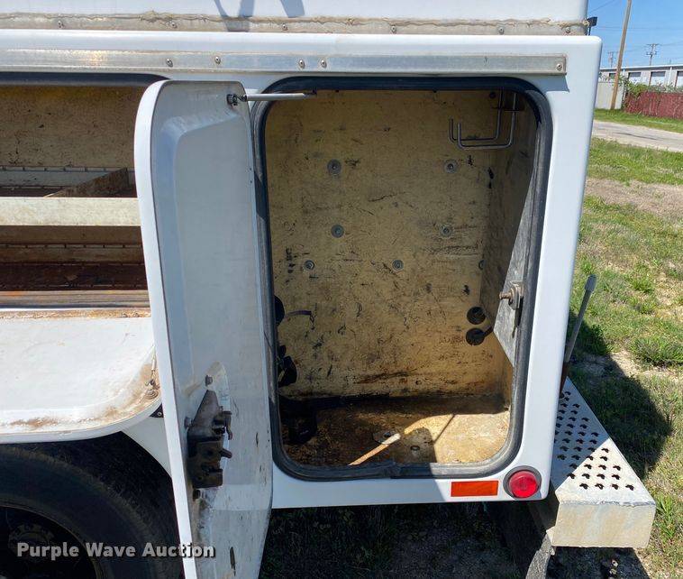 image for item DL7166 2000 Ford F350 Super Duty  utility bed pickup truck