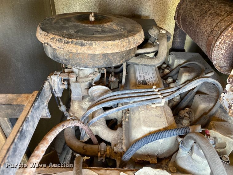 image for item DL7166 2000 Ford F350 Super Duty  utility bed pickup truck