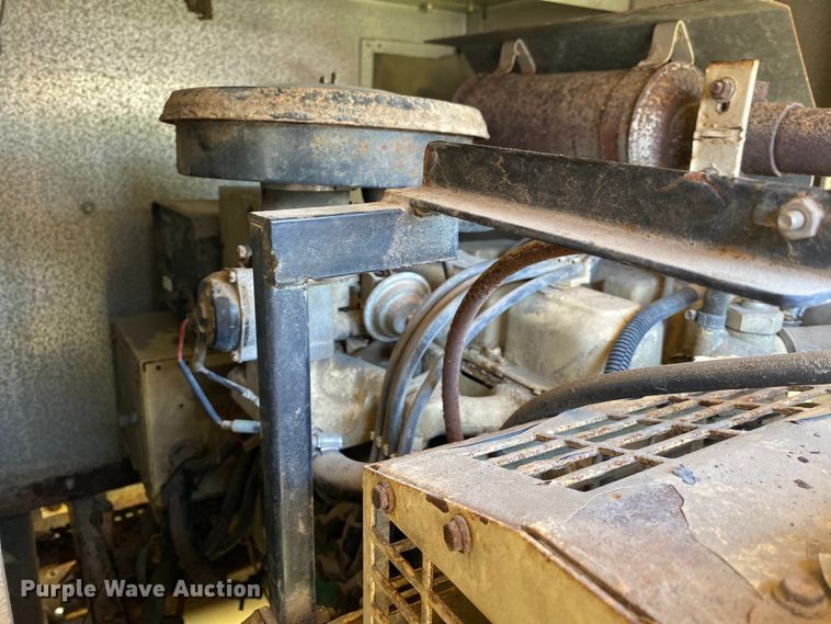 image for item DL7166 2000 Ford F350 Super Duty  utility bed pickup truck