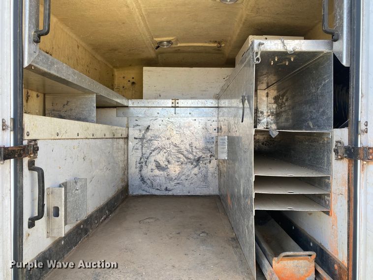 image for item DL7166 2000 Ford F350 Super Duty  utility bed pickup truck