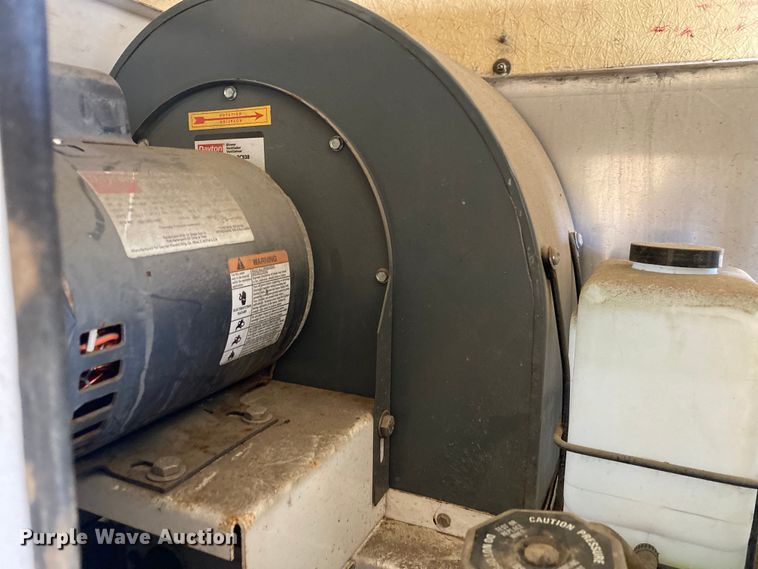 image for item DL7166 2000 Ford F350 Super Duty  utility bed pickup truck