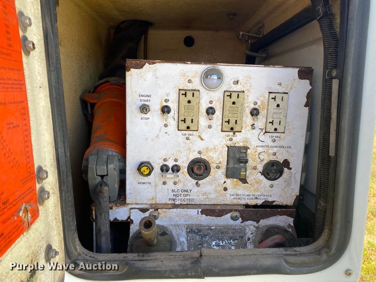 image for item DL7166 2000 Ford F350 Super Duty  utility bed pickup truck