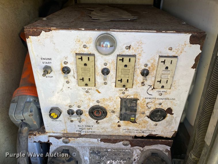 image for item DL7166 2000 Ford F350 Super Duty  utility bed pickup truck