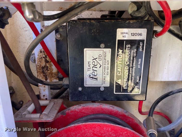 image for item DL7166 2000 Ford F350 Super Duty  utility bed pickup truck