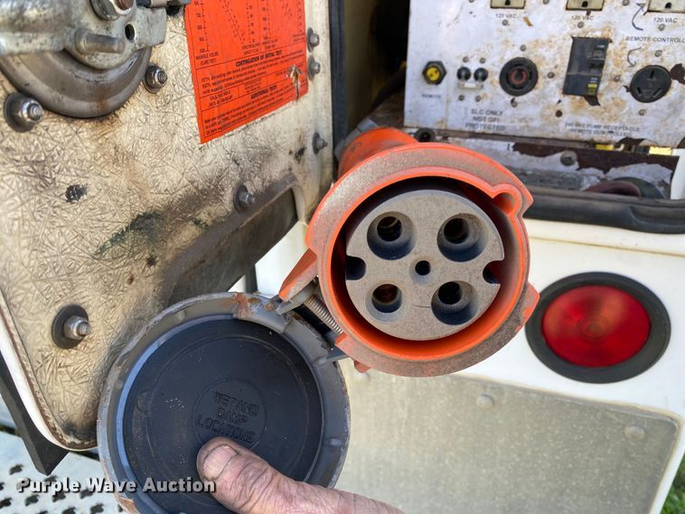 image for item DL7166 2000 Ford F350 Super Duty  utility bed pickup truck