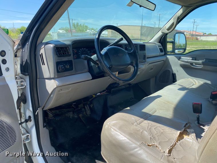 image for item DL7166 2000 Ford F350 Super Duty  utility bed pickup truck