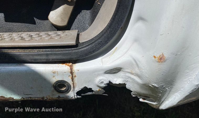 image for item DL7166 2000 Ford F350 Super Duty  utility bed pickup truck