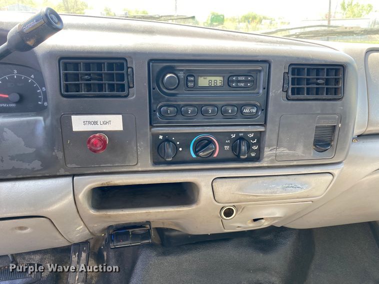 image for item DL7166 2000 Ford F350 Super Duty  utility bed pickup truck