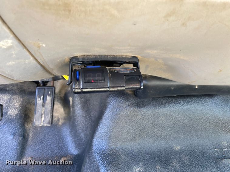 image for item DL7166 2000 Ford F350 Super Duty  utility bed pickup truck