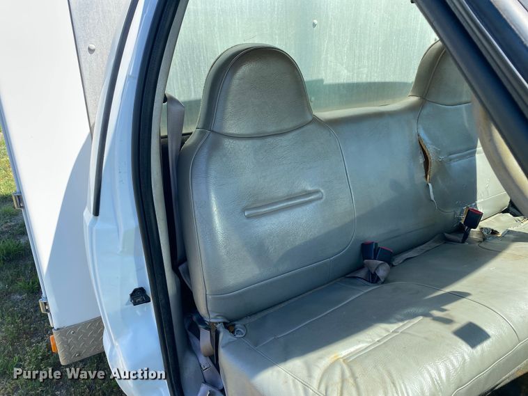 image for item DL7166 2000 Ford F350 Super Duty  utility bed pickup truck