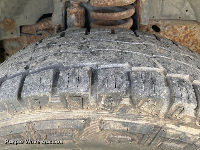 image for item DL7166 2000 Ford F350 Super Duty  utility bed pickup truck