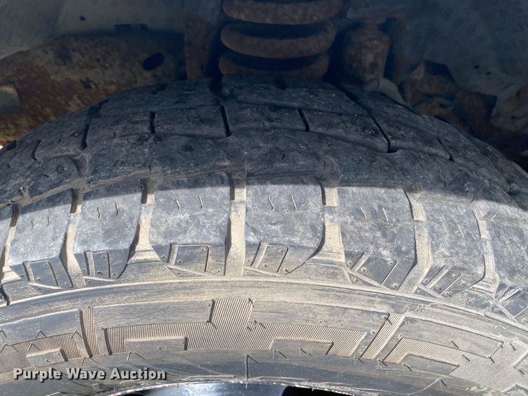 image for item DL7166 2000 Ford F350 Super Duty  utility bed pickup truck