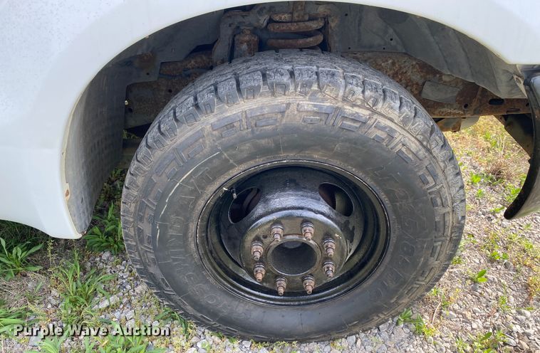 image for item DL7166 2000 Ford F350 Super Duty  utility bed pickup truck