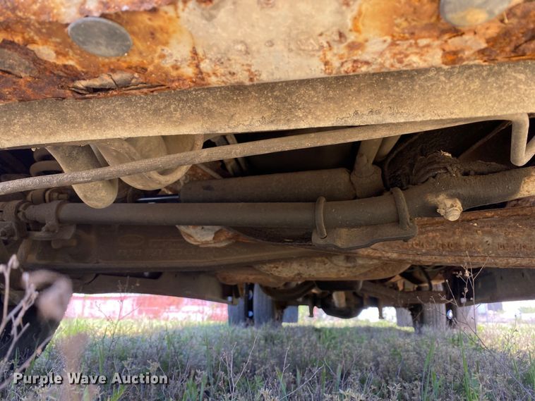 image for item DL7166 2000 Ford F350 Super Duty  utility bed pickup truck