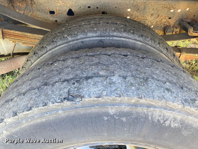 image for item DL7166 2000 Ford F350 Super Duty  utility bed pickup truck