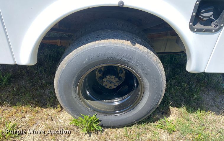 image for item DL7166 2000 Ford F350 Super Duty  utility bed pickup truck