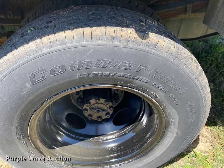 image for item DL7166 2000 Ford F350 Super Duty  utility bed pickup truck