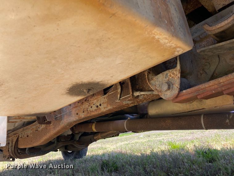 image for item DL7166 2000 Ford F350 Super Duty  utility bed pickup truck