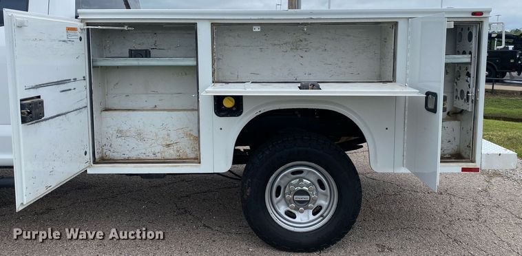 image for item DL7179 2018 Ford F250  Super Duty  SuperCab utility bed pickup truck