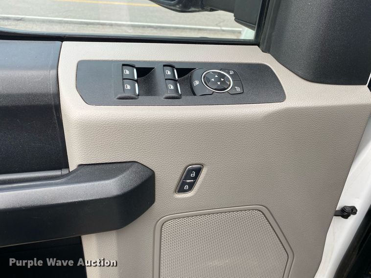 image for item DL7179 2018 Ford F250  Super Duty  SuperCab utility bed pickup truck