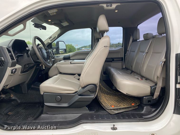 image for item DL7179 2018 Ford F250  Super Duty  SuperCab utility bed pickup truck