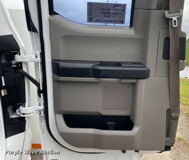 image for item DL7179 2018 Ford F250  Super Duty  SuperCab utility bed pickup truck