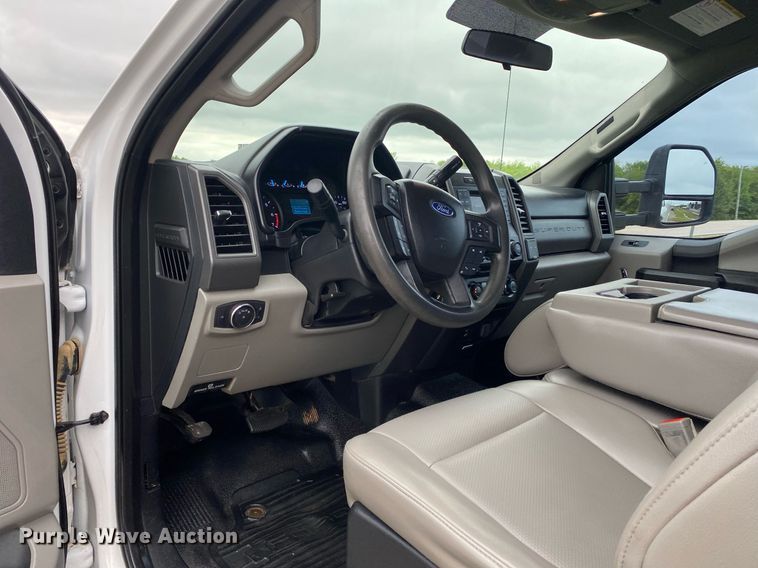 image for item DL7179 2018 Ford F250  Super Duty  SuperCab utility bed pickup truck