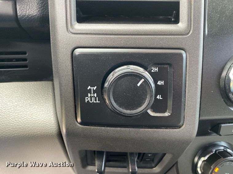 image for item DL7179 2018 Ford F250  Super Duty  SuperCab utility bed pickup truck