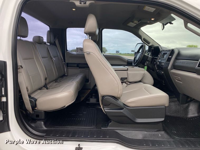 image for item DL7179 2018 Ford F250  Super Duty  SuperCab utility bed pickup truck