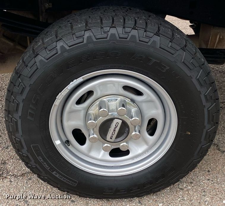 image for item DL7179 2018 Ford F250  Super Duty  SuperCab utility bed pickup truck