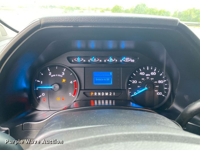 image for item DL7181 2017 Ford  F350 Super Duty  Crew Cab utility bed pickup truck