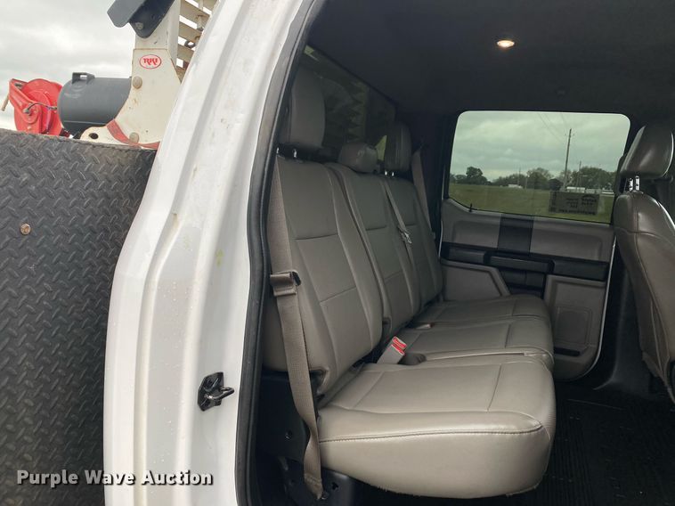 image for item DL7181 2017 Ford  F350 Super Duty  Crew Cab utility bed pickup truck