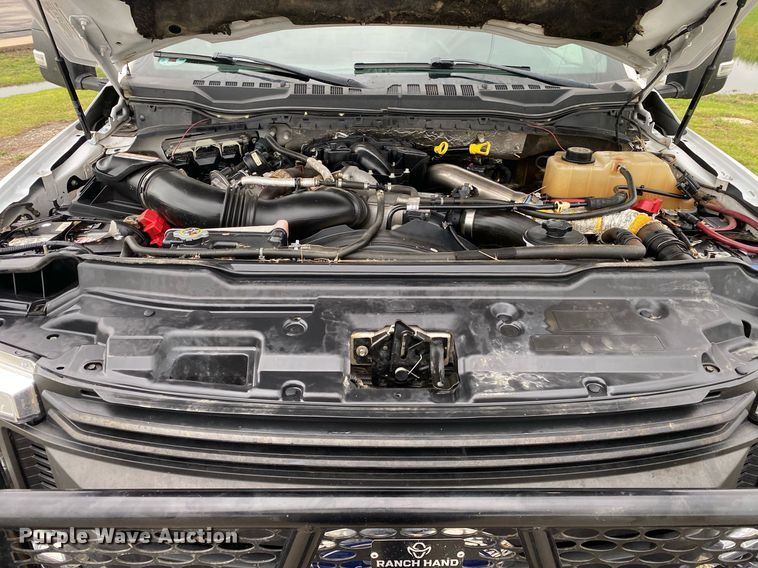 image for item DL7181 2017 Ford  F350 Super Duty  Crew Cab utility bed pickup truck