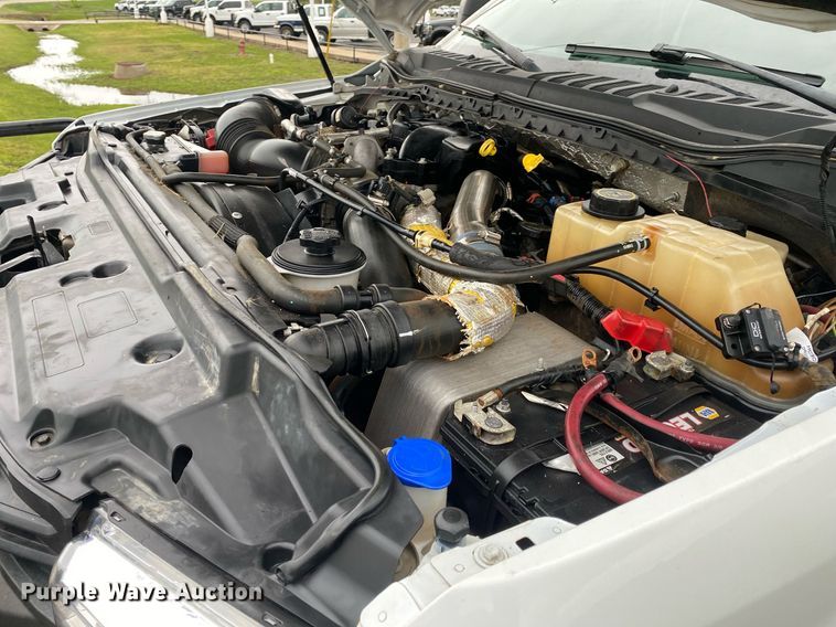 image for item DL7181 2017 Ford  F350 Super Duty  Crew Cab utility bed pickup truck