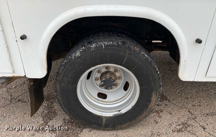 image for item DL7181 2017 Ford  F350 Super Duty  Crew Cab utility bed pickup truck