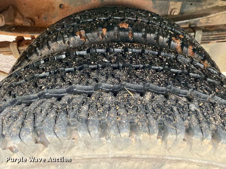 image for item DL7181 2017 Ford  F350 Super Duty  Crew Cab utility bed pickup truck