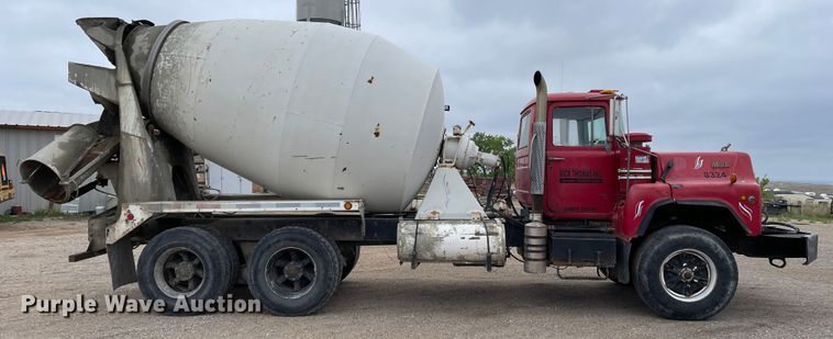 image for item DN4589 1991 Mack DM690S  ready mix truck